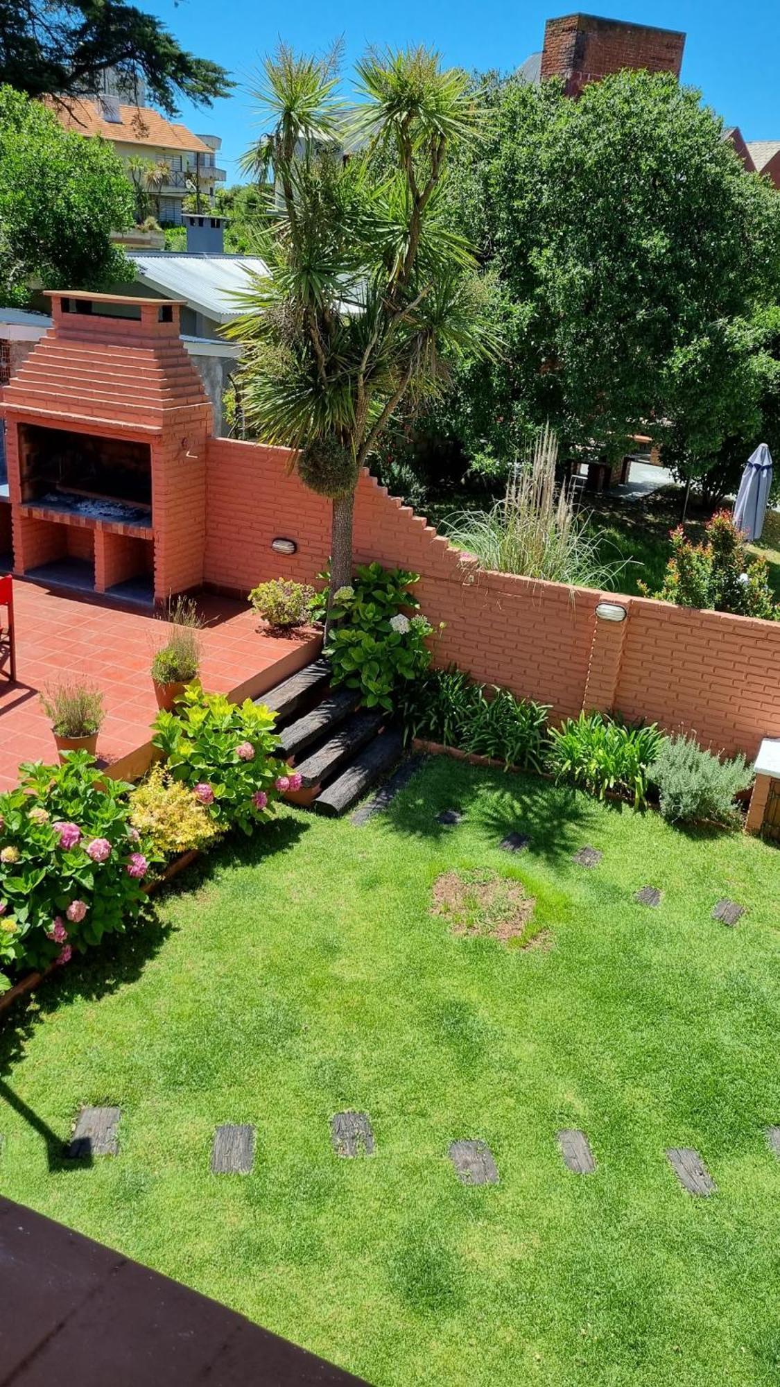 Posada De La Villa Villa Gesell Bagian luar foto