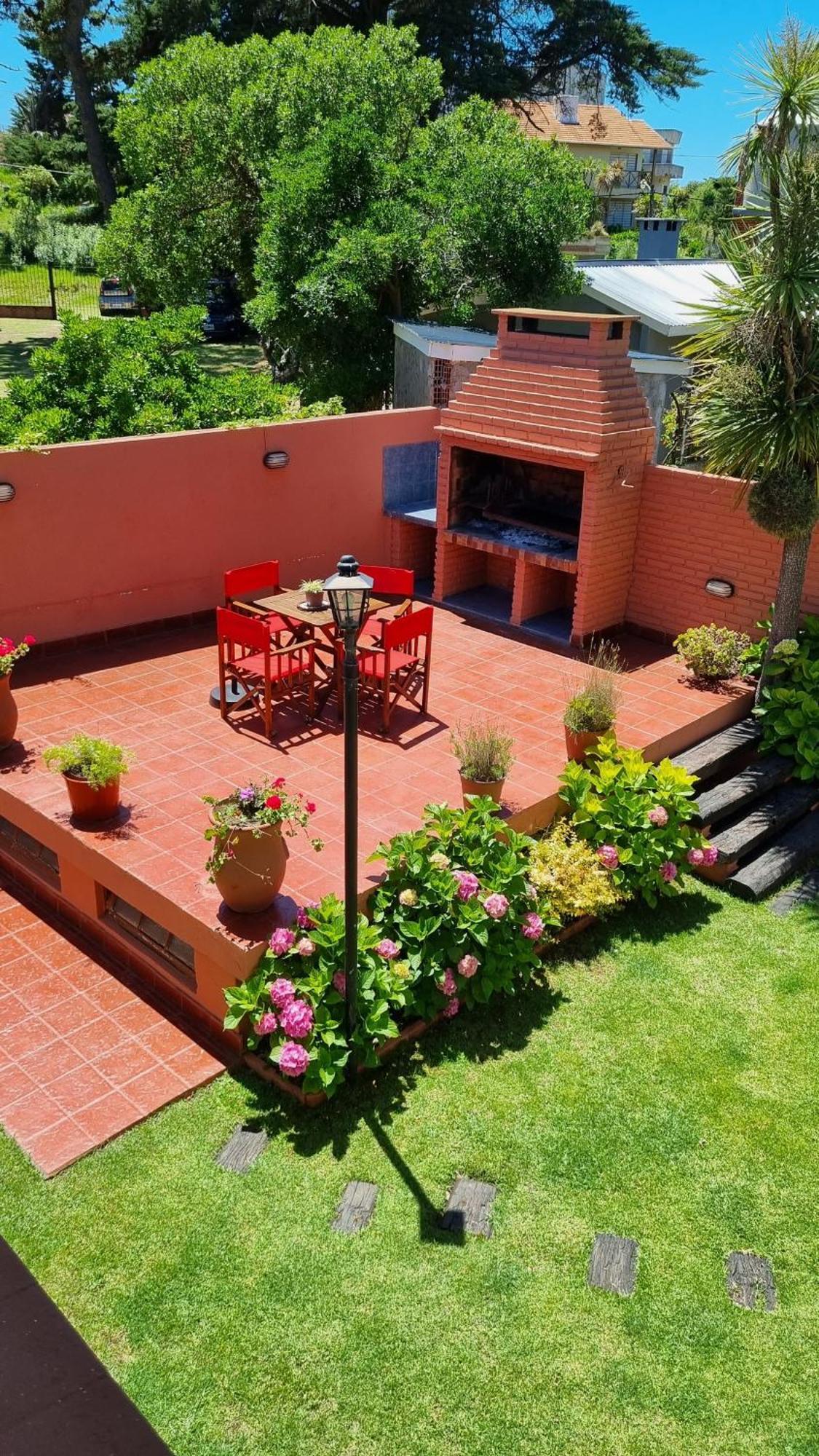 Posada De La Villa Villa Gesell Bagian luar foto