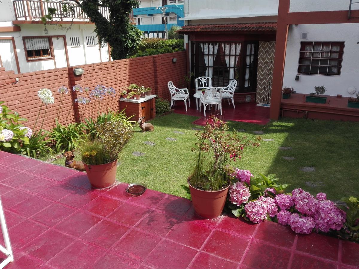 Posada De La Villa Villa Gesell Bagian luar foto