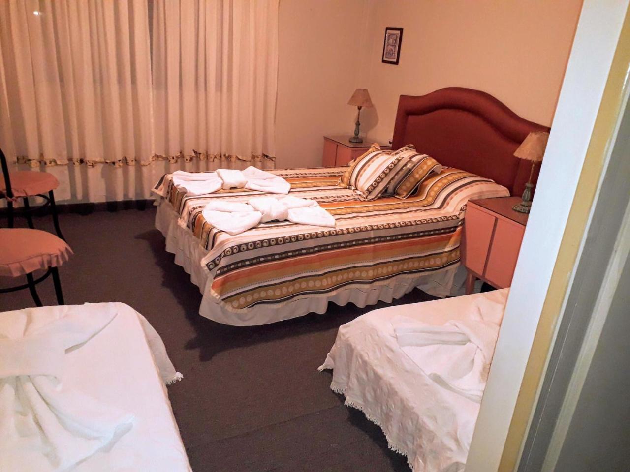 Posada De La Villa Villa Gesell Bagian luar foto