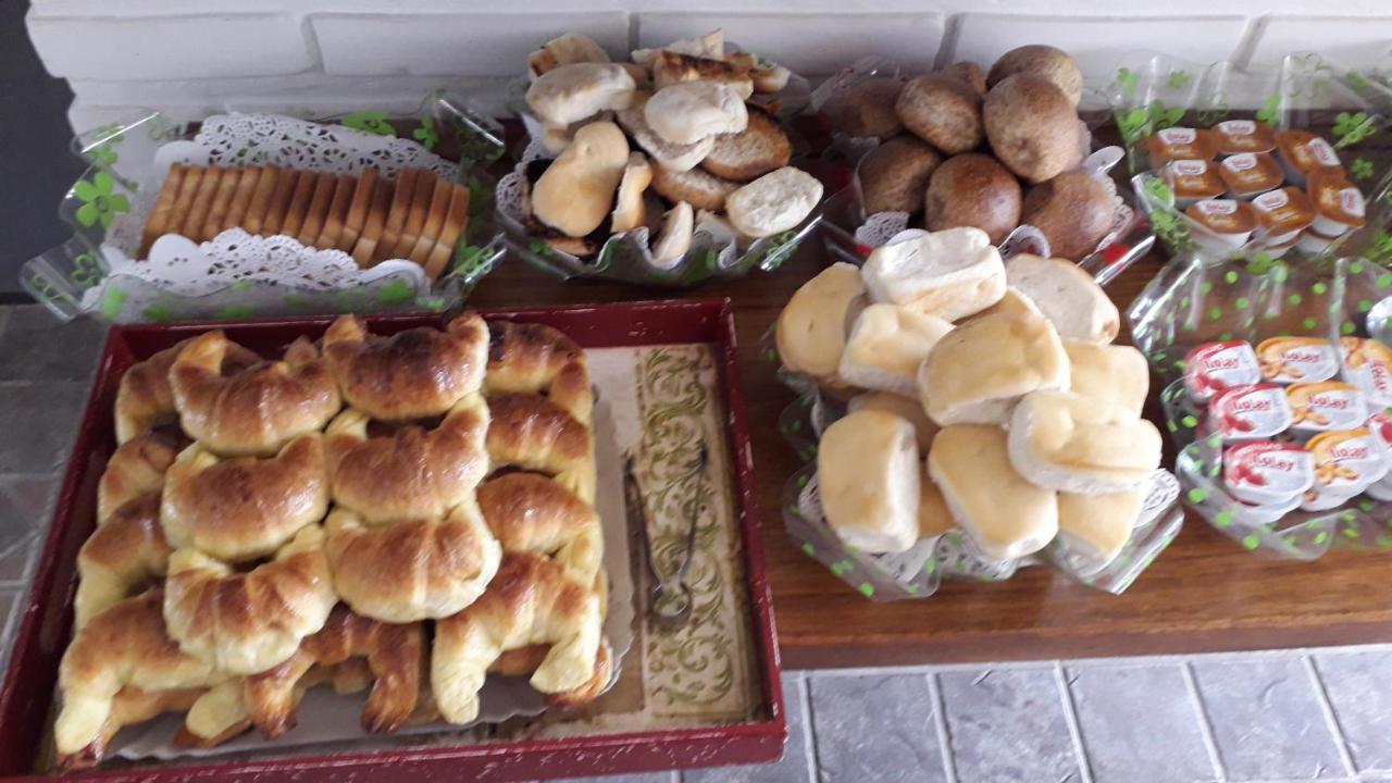 Posada De La Villa Villa Gesell Bagian luar foto